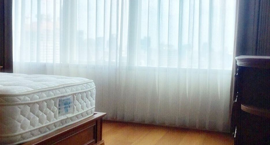Condo en alquiler de 3 habitaciones en Pathum Wan, Bangkok