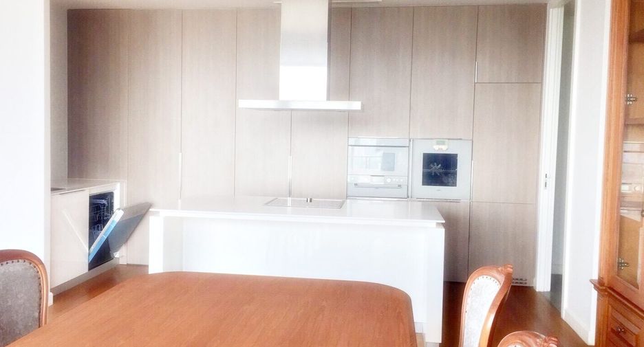 Condo en alquiler de 3 habitaciones en Pathum Wan, Bangkok