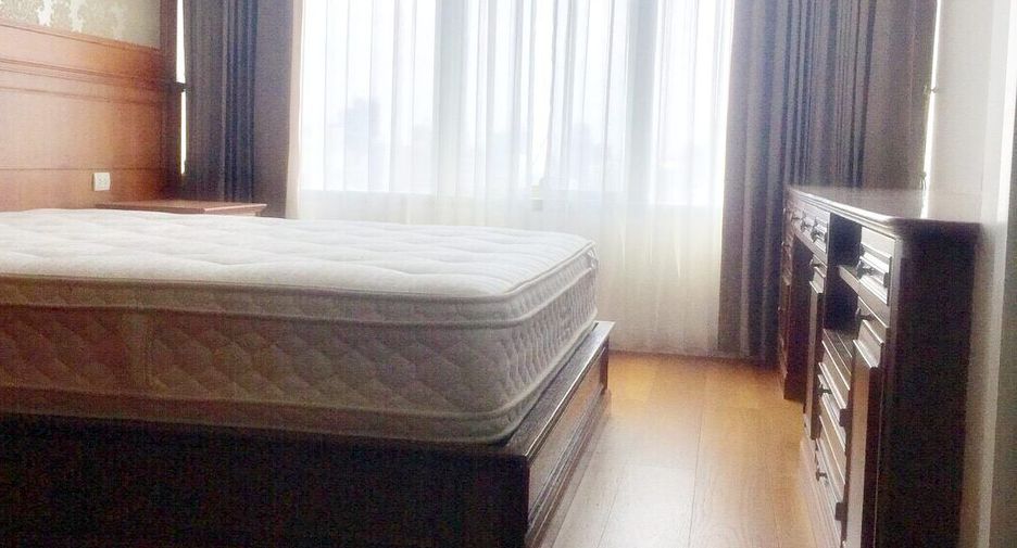 Condo en alquiler de 3 habitaciones en Pathum Wan, Bangkok