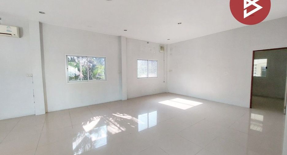 For rent 4 Beds house in Mueang Nakhon Pathom, Nakhon Pathom