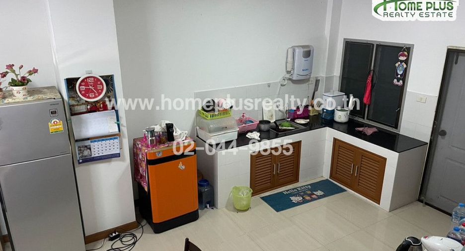 For sale 3 bedrooms townhouse in Phan Thong, Chonburi