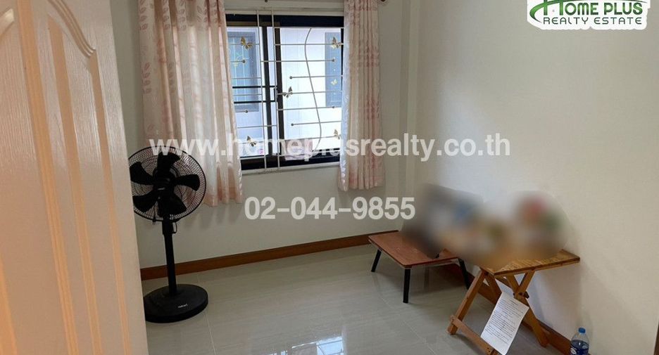 For sale 3 bedrooms townhouse in Phan Thong, Chonburi