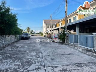 For sale 3 bedrooms townhouse in Phan Thong, Chonburi