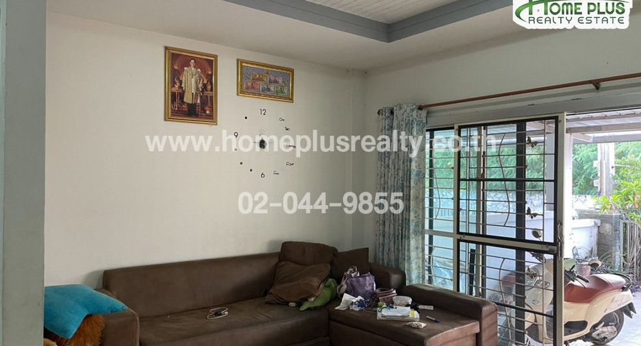 For sale 3 bedrooms townhouse in Phan Thong, Chonburi