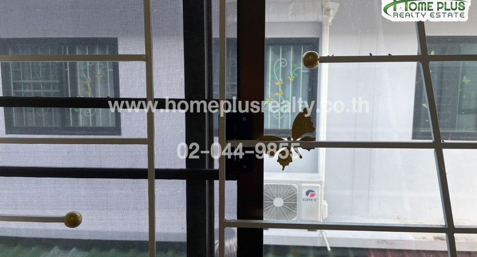 For sale 3 bedrooms townhouse in Phan Thong, Chonburi