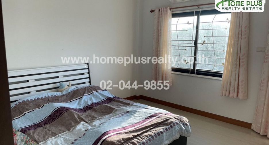 For sale 3 bedrooms townhouse in Phan Thong, Chonburi