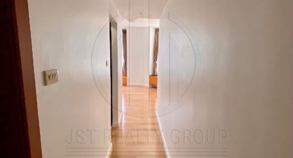 Wohnung zur Miete mit 3 Zimmer in Pathum Wan, Bangkok