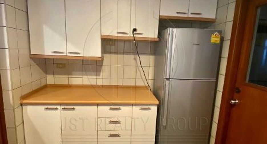Wohnung zur Miete mit 3 Zimmer in Pathum Wan, Bangkok