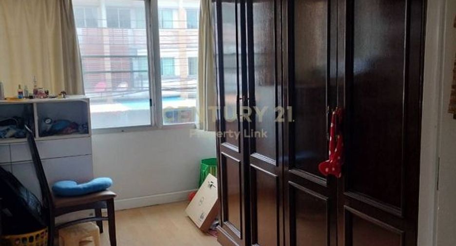 For rent and for sale 3 bed townhouse in Bang Kapi, Bangkok