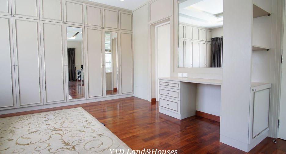 For sale 4 bedrooms house in Bang Phli, Samut Prakan