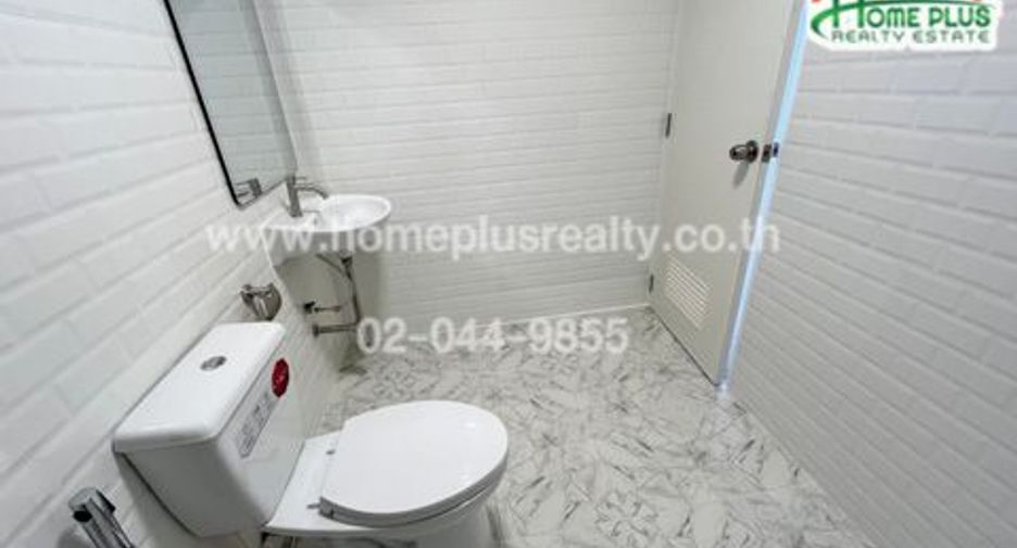For sale 2 bedrooms townhouse in Bueng Kum, Bangkok