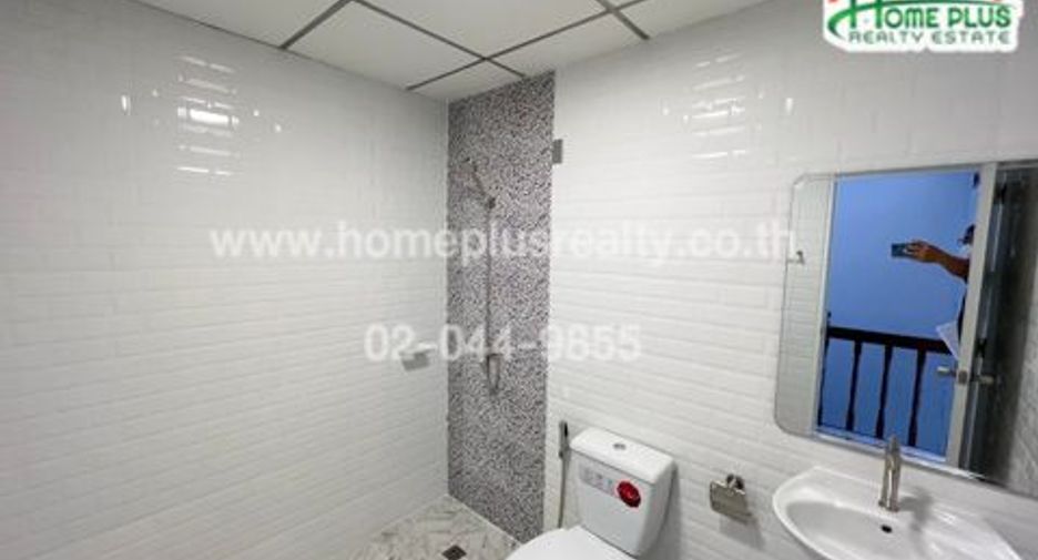 For sale 2 bedrooms townhouse in Bueng Kum, Bangkok