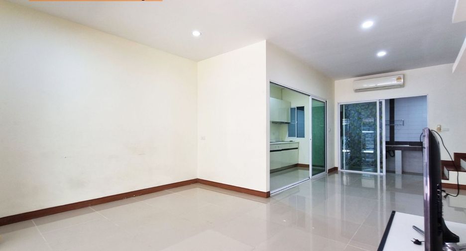 For rent 2 Beds townhouse in Suan Luang, Bangkok
