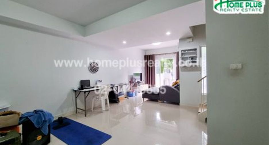 出售 3 卧室 联排别墅 在 Sai Noi, Nonthaburi