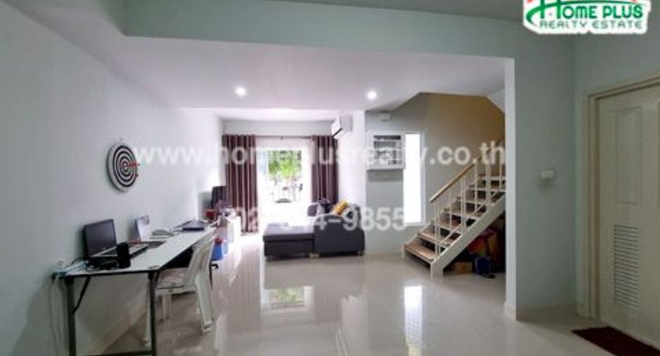 出售 3 卧室 联排别墅 在 Sai Noi, Nonthaburi