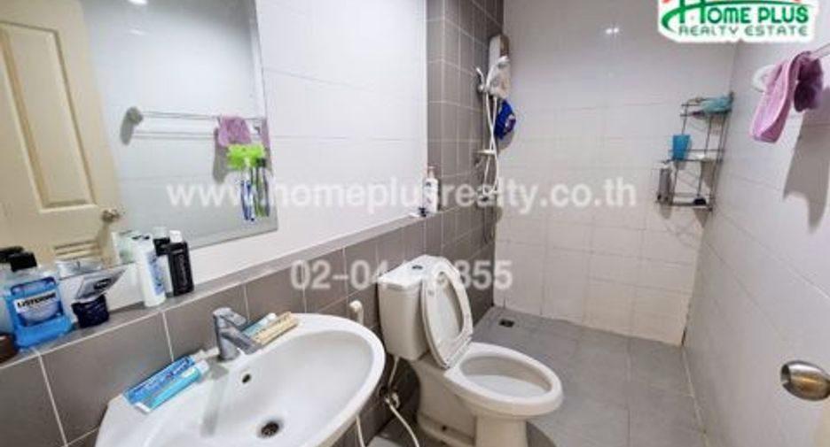 出售 3 卧室 联排别墅 在 Sai Noi, Nonthaburi