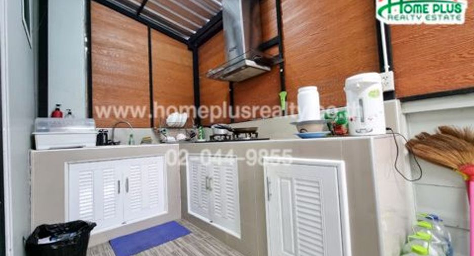 出售 3 卧室 联排别墅 在 Sai Noi, Nonthaburi