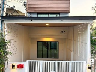 For sale 2 ベッドルーム townhouse in Saraphi, Chiang Mai