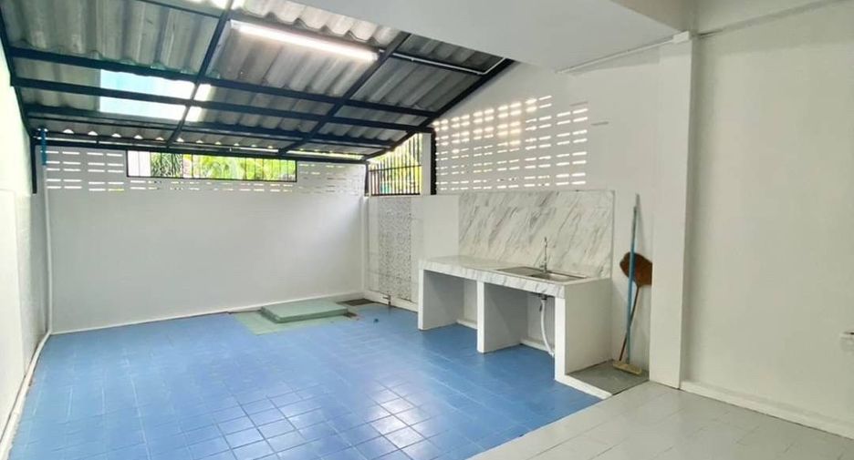 出售 2 卧室 联排别墅 在 Saraphi, Chiang Mai