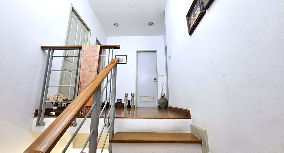 For sale 3 bedrooms house in Mueang Samut Prakan, Samut Prakan