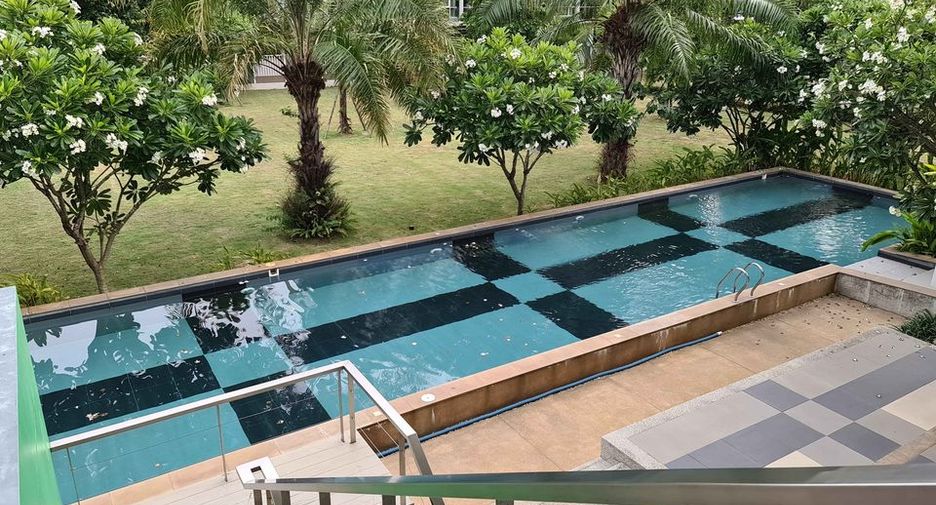 For rent 3 bed townhouse in Mueang Chiang Mai, Chiang Mai