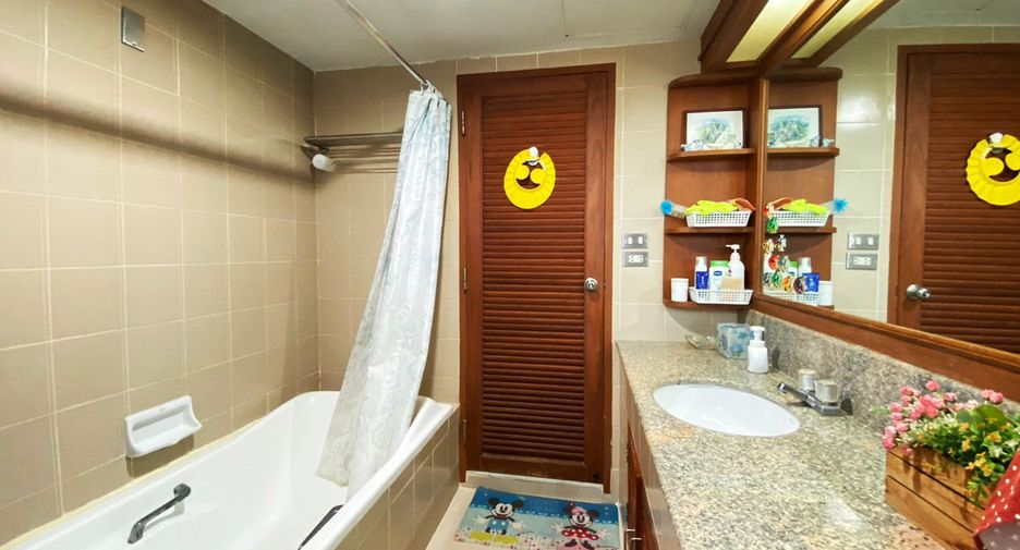 For sale 3 bedrooms condo in Klaeng, Rayong