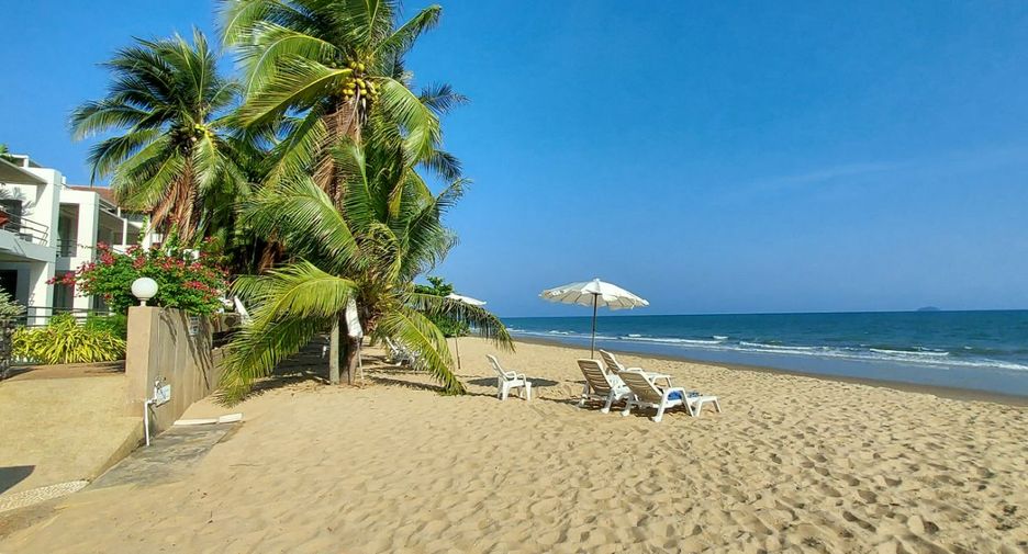 For sale 3 bedrooms condo in Klaeng, Rayong