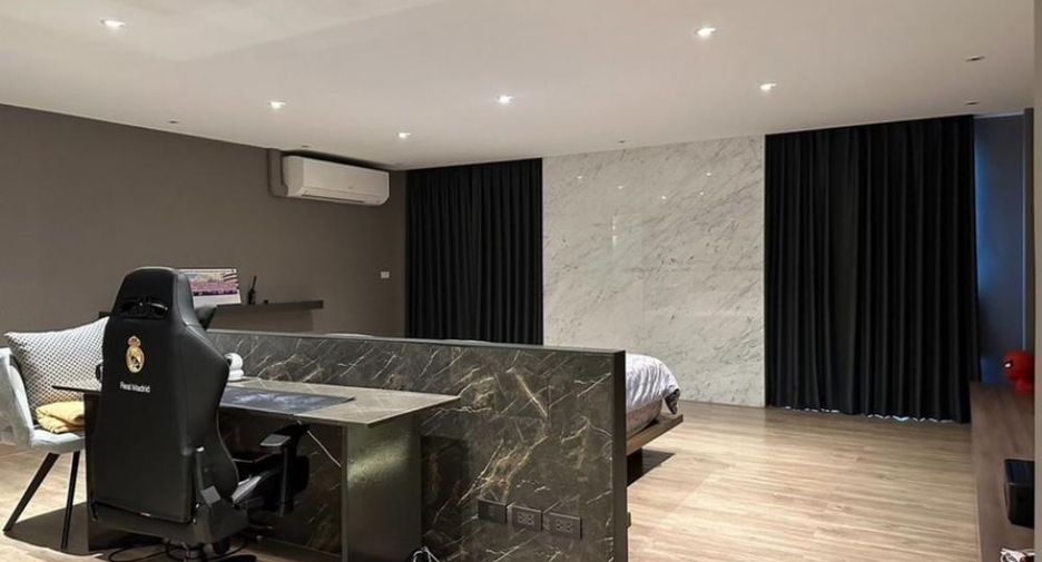 For rent 2 ベッドルーム townhouse in Yan Nawa, Bangkok