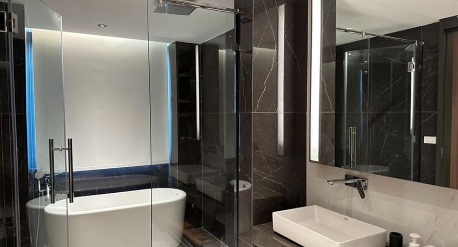 For rent 2 ベッドルーム townhouse in Yan Nawa, Bangkok