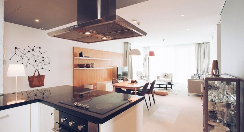 For sale 3 bedrooms condo in Khlong Toei, Bangkok