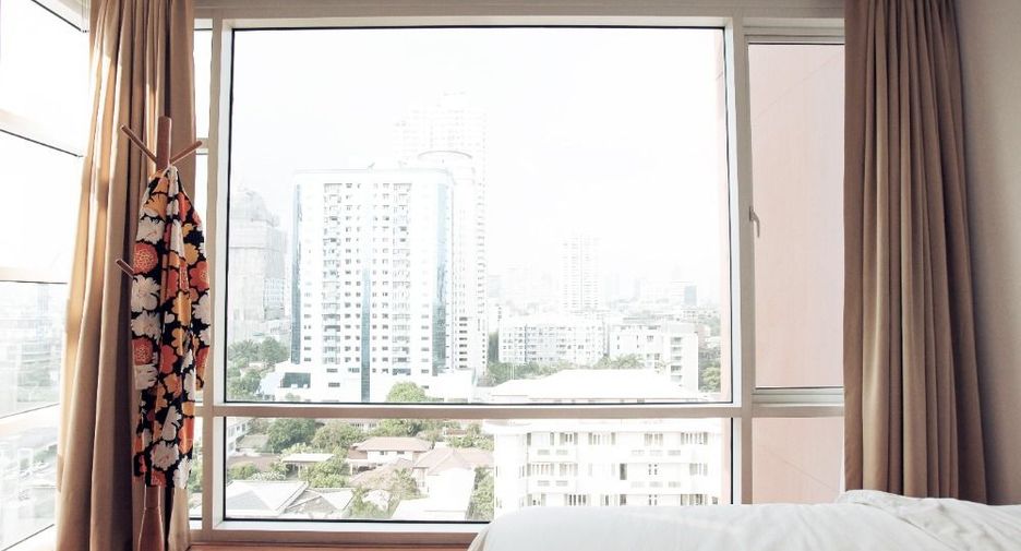 For sale 3 bedrooms condo in Khlong Toei, Bangkok