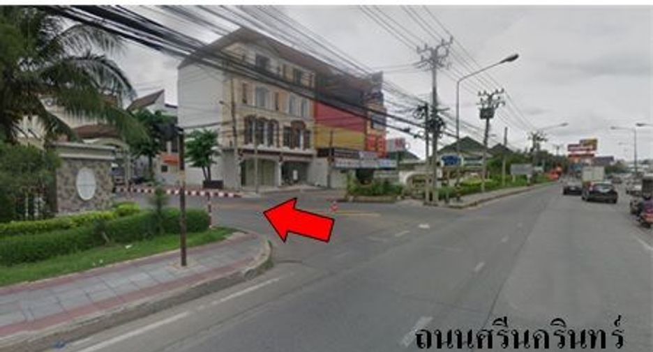 For sale 3 bedrooms townhouse in Mueang Samut Prakan, Samut Prakan