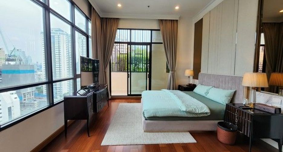 For sale 4 Beds condo in Sathon, Bangkok
