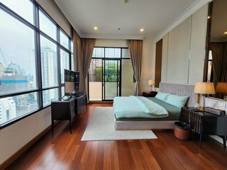 For sale 4 bed condo in Sathon, Bangkok