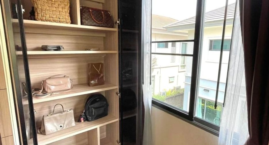 For rent and for sale 4 bedrooms house in Suan Luang, Bangkok