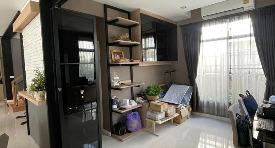 For rent and for sale 4 bedrooms house in Suan Luang, Bangkok