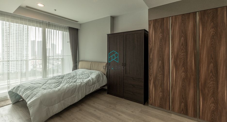 For rent 1 bed condo in Sathon, Bangkok