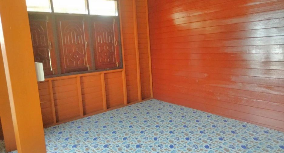 For sale 5 bed house in Hankha, Chainat