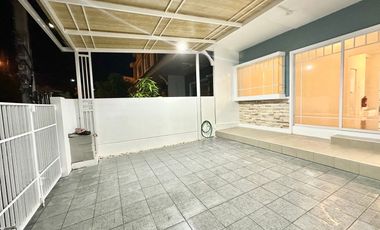 出售 2 卧室 联排别墅 在 Thung Khru, 曼谷