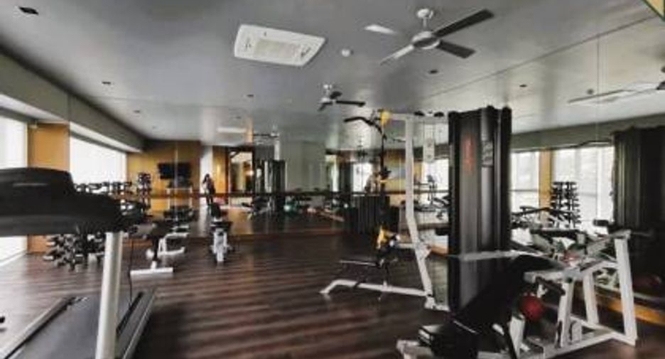For rent 4 bedrooms condo in Sathon, Bangkok