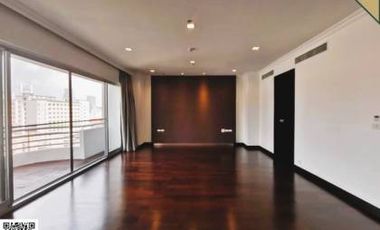 For rent 4 bedrooms condo in Sathon, Bangkok