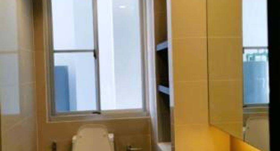For rent 4 bedrooms condo in Sathon, Bangkok
