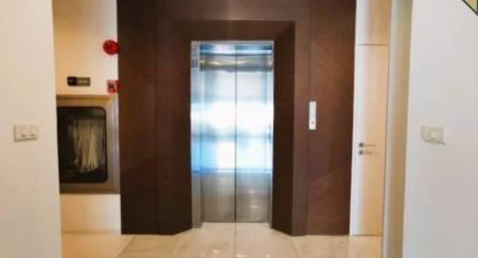 For rent 4 bedrooms condo in Sathon, Bangkok