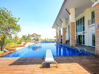 For sale 7 bedrooms villa in Cha Am, Phetchaburi