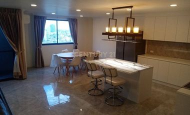 For rent and for sale 3 bedrooms condo in Watthana, Bangkok