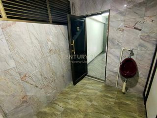 For rent retail Space in Din Daeng, Bangkok