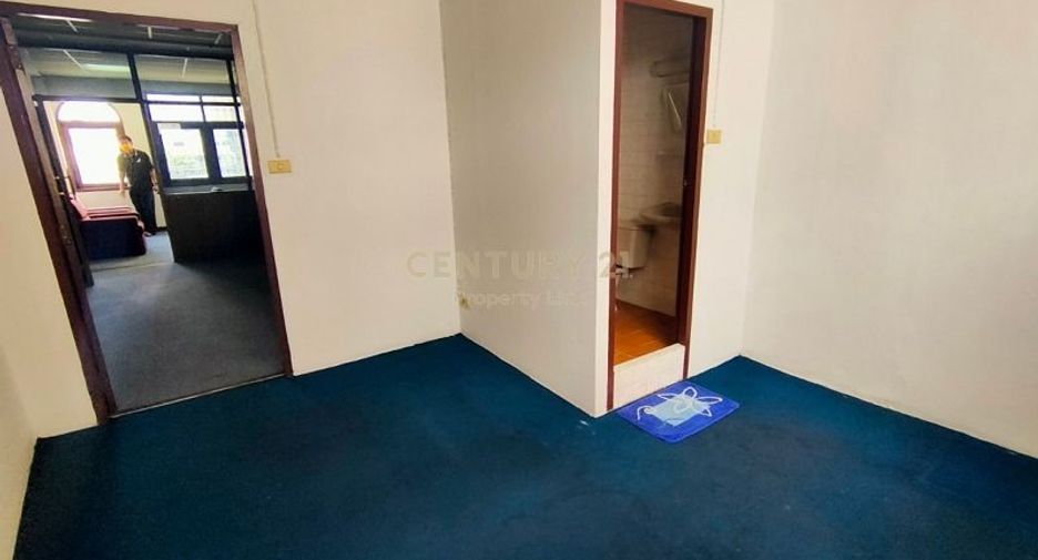 For rent retail Space in Din Daeng, Bangkok