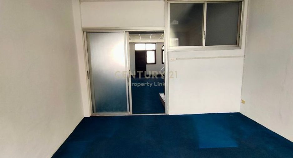 For rent retail Space in Din Daeng, Bangkok