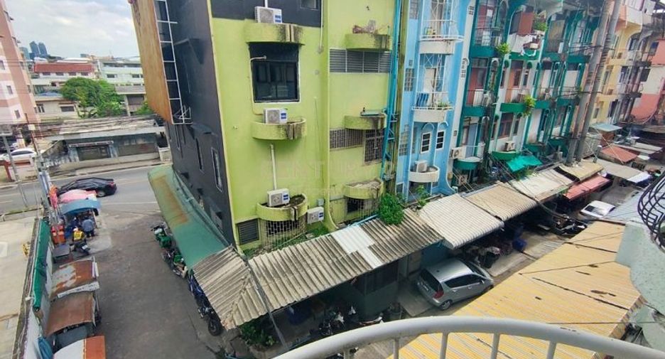 For rent retail Space in Din Daeng, Bangkok