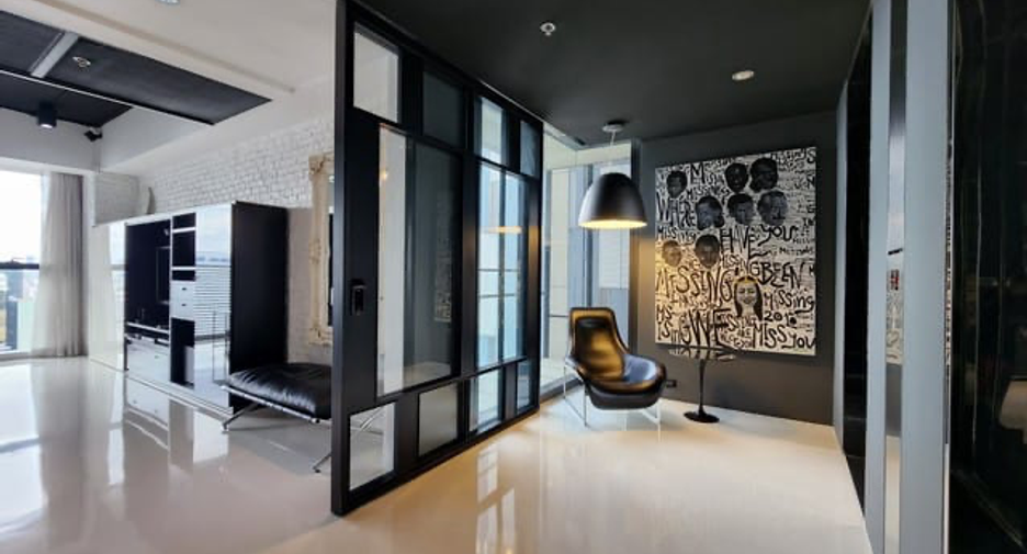 For rent 3 bedrooms condo in Sathon, Bangkok